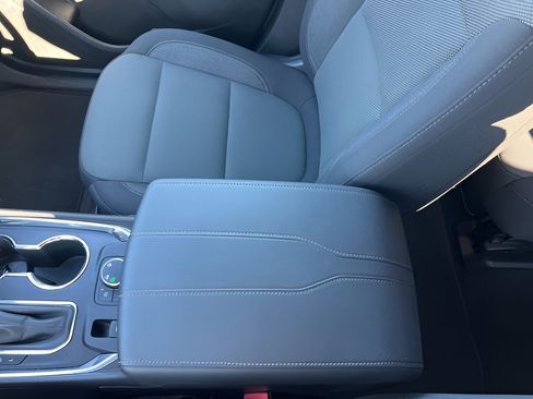 Used 2023 Chevrolet Traverse LT w/ Midnight/Sport Edition image 17