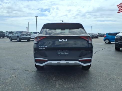 Used 2025 Kia Sportage LX FWD image 4