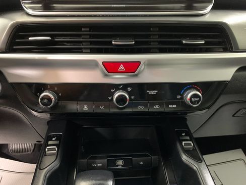 Used 2020 Kia Telluride S AWD/4WD image 30