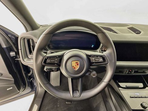 Certified 2026 Porsche Cayenne AWD/4WD image 15