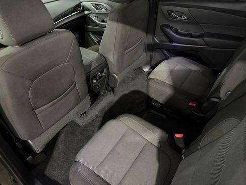 Used 2023 Chevrolet Traverse LT FWD image 20