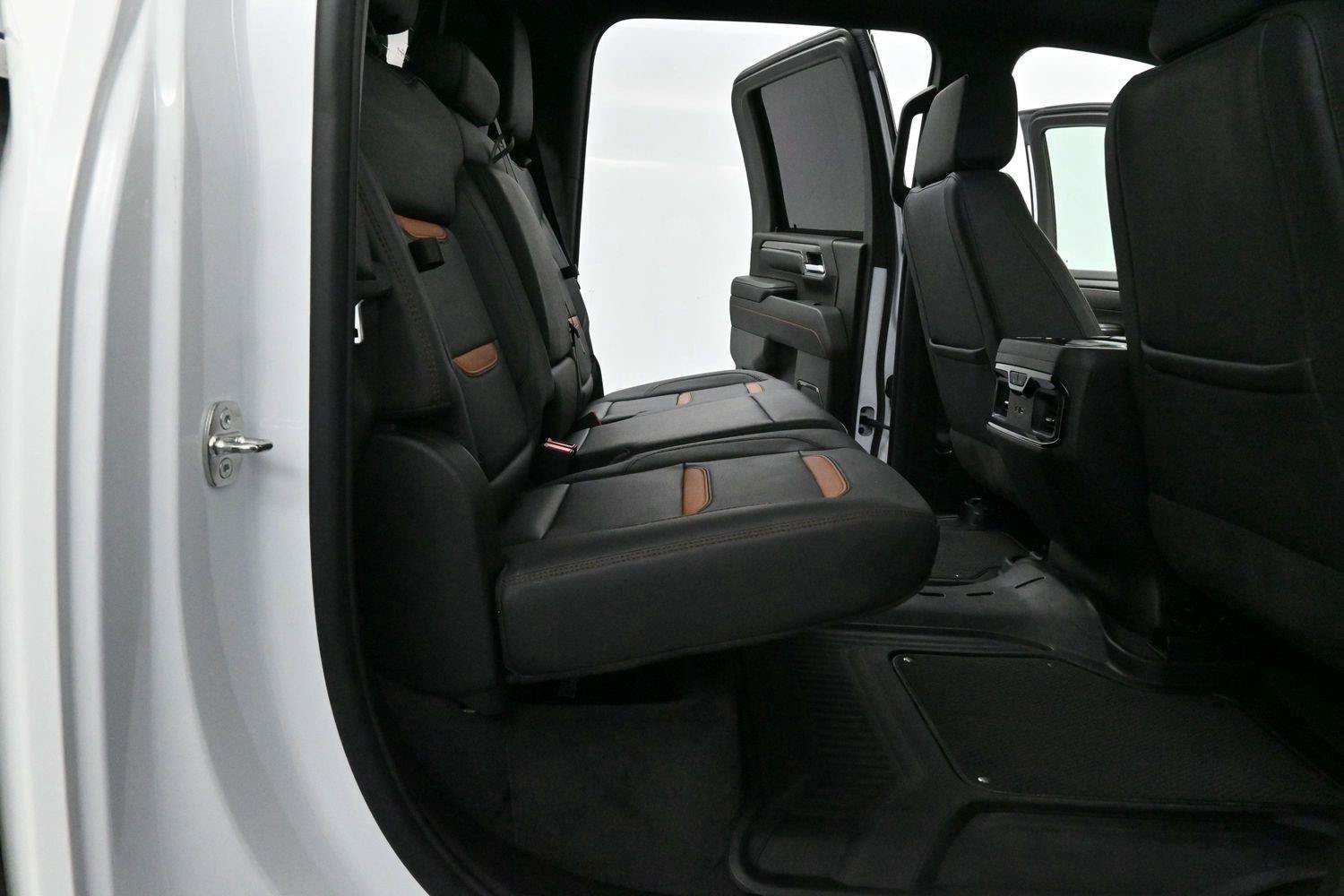 Used 2024 GMC Sierra 2500 AT4 w/ AT4 Premium Plus Package AWD/4WD image 36