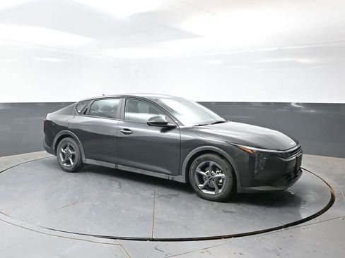 Used 2025 Kia K4 FWD image 3