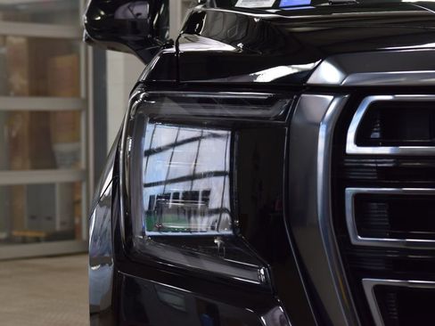 Used 2023 GMC Yukon AT4 w/ AT4 Premium Plus Package image 12