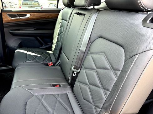 New 2026 Volkswagen Atlas SE FWD image 18