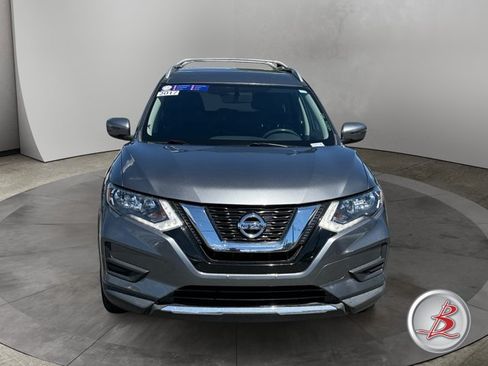 Used 2017 Nissan Rogue SV AWD/4WD image 2