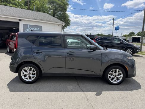 Used 2021 Kia Soul S FWD image 5