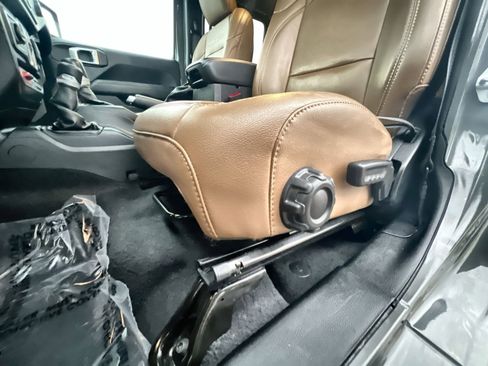 Used 2020 Jeep Wrangler Unlimited Rubicon w/ Dual Top Group image 14