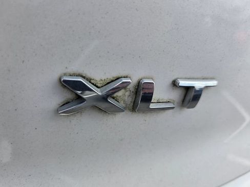 Used 2016 Ford Explorer XLT w/ Equipment Group 202A FWD image 4