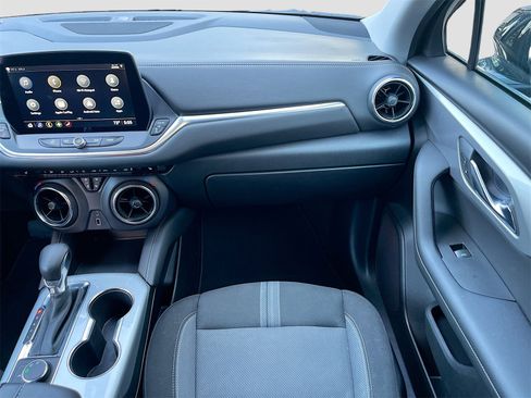 Used 2025 Chevrolet Blazer LT image 22