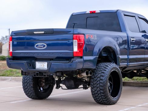 Used 2019 Ford F250 Lariat w/ Chrome Package image 10