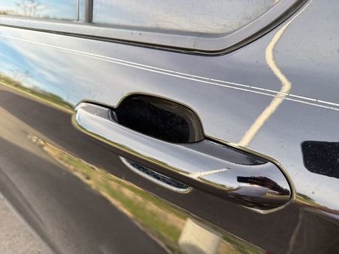 Used 2022 Ford Explorer XLT w/ Equipment Group 202A image 18