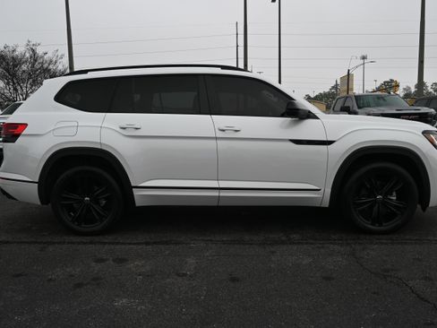 Used 2023 Volkswagen Atlas SEL R-Line image 11