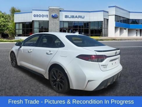 Used 2024 Toyota Corolla XSE FWD image 3