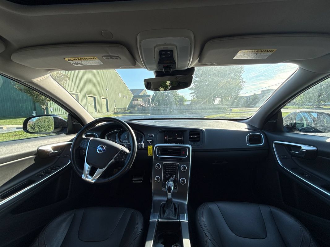 Used 2016 Volvo V60 T5 Cross Country w/ Convenience Package AWD/4WD image 15