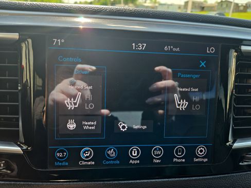 Used 2019 Chrysler Pacifica Touring-L Plus w/ S Appearance Package FWD image 25