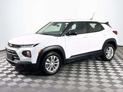 Used 2023 Chevrolet TrailBlazer LS image 4