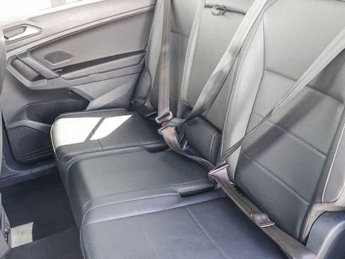Used 2019 Volkswagen Tiguan SE w/ Panoramic Sunroof Package FWD image 19