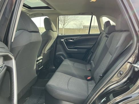 Used 2020 Toyota RAV4 XLE image 32