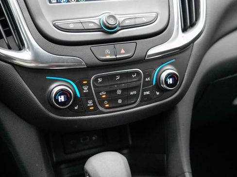 Used 2024 Chevrolet Equinox LT image 30