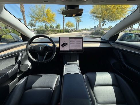 Used 2022 Tesla Model 3 image 11
