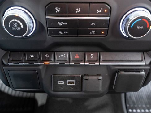 Used 2024 Chevrolet Silverado 1500 Custom image 21