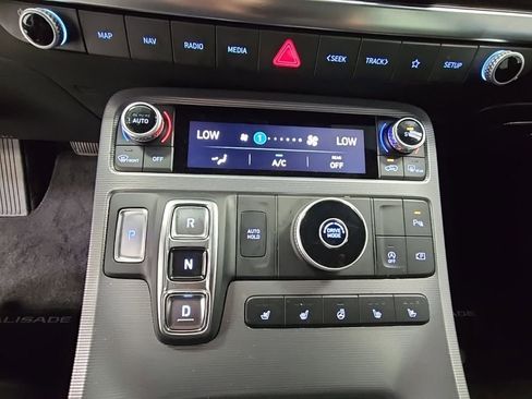 Used 2024 Hyundai Palisade Calligraphy image 22