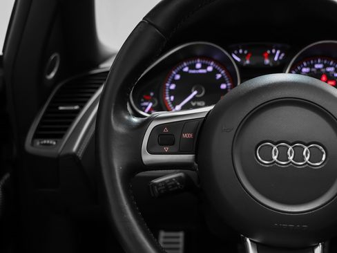 Used 2011 Audi R8 V10 image 41