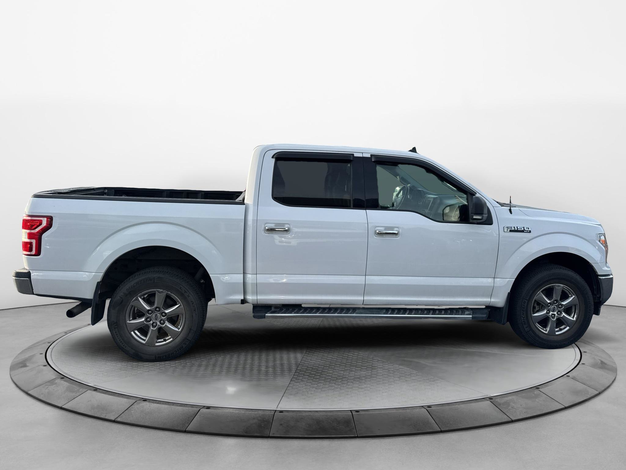Used 2019 Ford F150 XLT w/ Equipment Group 302A Luxury AWD/4WD image 6