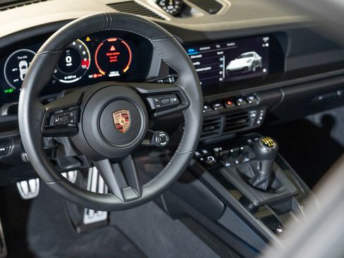 Used 2026 Porsche 911 GT3 RWD image 14