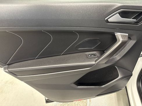 Used 2022 Volkswagen Tiguan SE AWD/4WD image 18