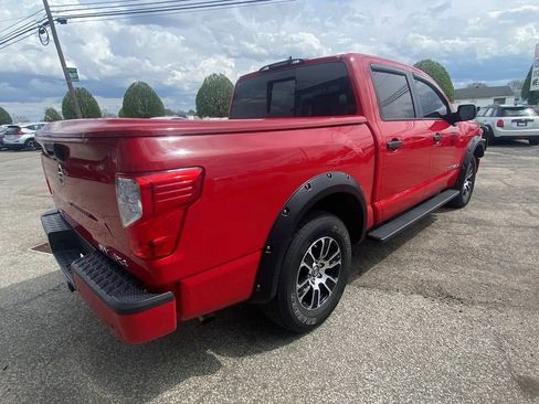 Used 2022 Nissan Titan SV AWD/4WD image 5