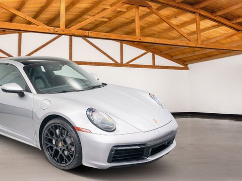 Used 2022 Porsche 911 Carrera image 8
