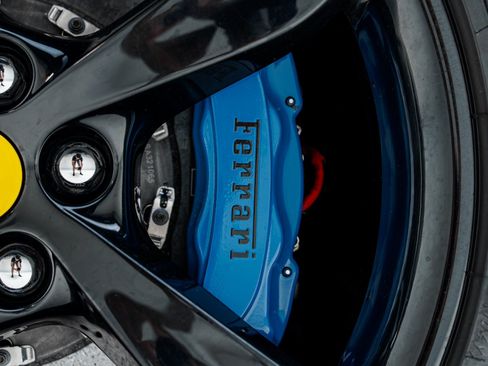 Used 2019 Ferrari Portofino RWD image 42