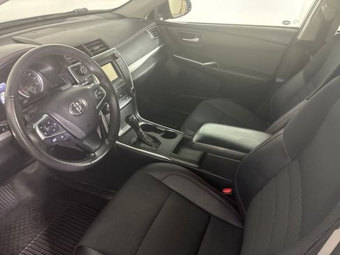 Used 2017 Toyota Camry SE image 19