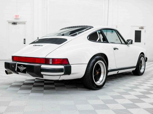 Used 1989 Porsche 911 Carrera RWD image 8