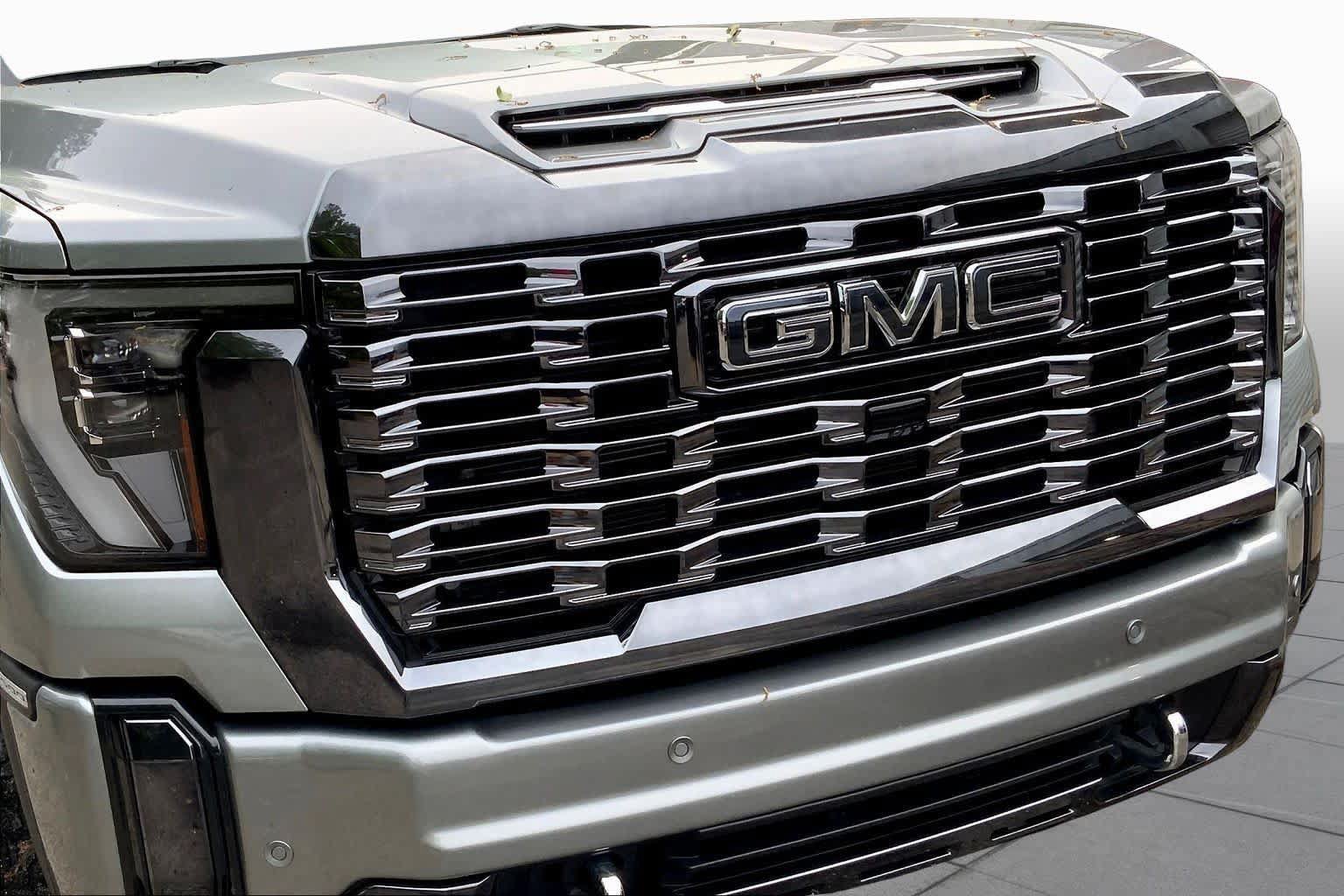 Used 2024 GMC Sierra 2500 Denali Ultimate AWD/4WD image 44
