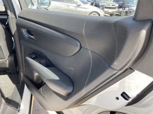 Used 2023 Nissan Ariya FWD image 16