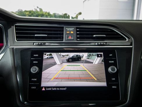 Used 2022 Volkswagen Tiguan SE R-Line FWD image 45