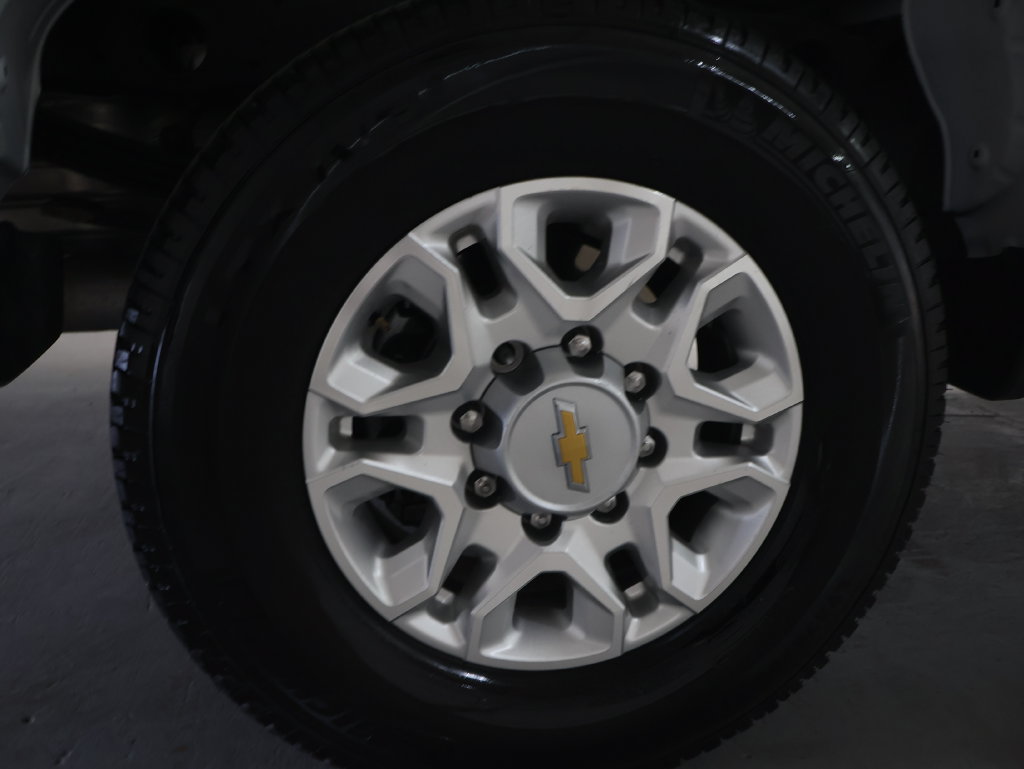 Used 2023 Chevrolet Silverado 2500 LT AWD/4WD image 31