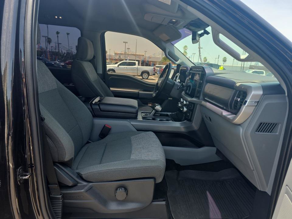 Used 2023 Ford F150 Lightning XLT AWD/4WD image 4