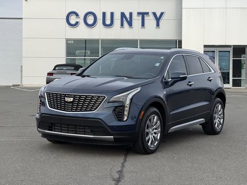 Used 2021 Cadillac XT4 Premium Luxury image 2