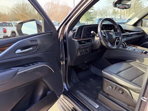 Certified 2022 Cadillac Escalade Premium Luxury w/ Performance Package image 17