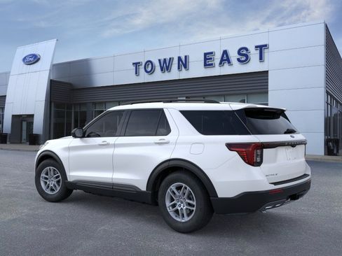 New 2026 Ford Explorer Active RWD image 4
