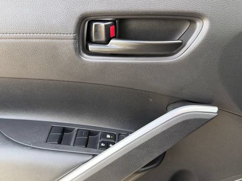 Used 2024 Toyota Corolla Cross LE FWD image 28