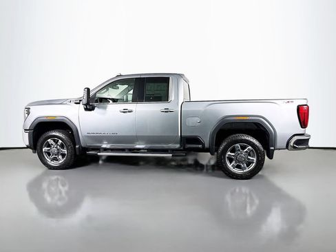 New 2026 GMC Sierra 2500 SLE w/ SLE Value Package; AWD/4WD image 4