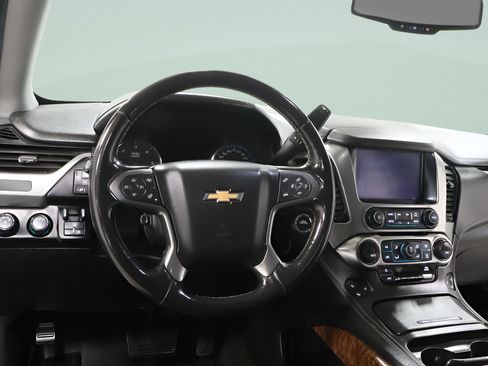 Used 2018 Chevrolet Suburban Premier AWD/4WD image 9