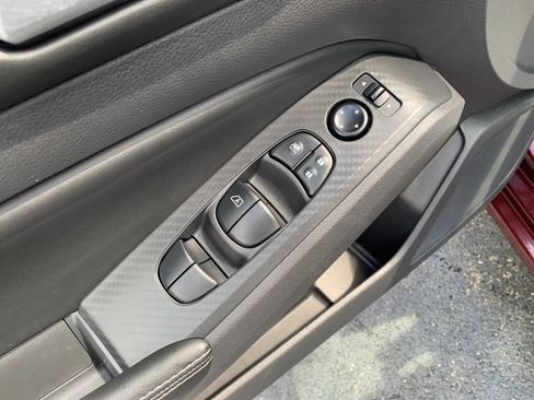 Used 2025 Nissan Altima 2.5 SV FWD image 21