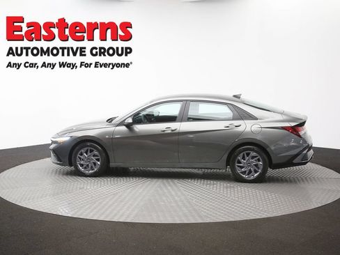 Used 2024 Hyundai Elantra SEL FWD image 59