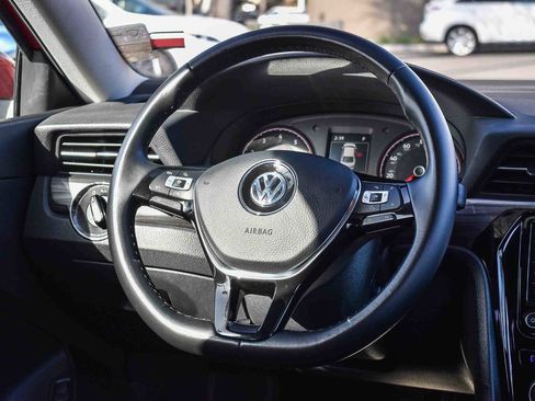 Used 2020 Volkswagen Passat 2.0T R-Line image 13